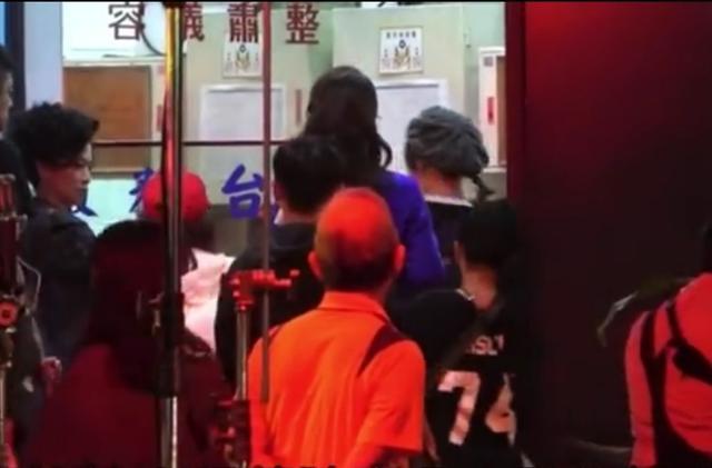 林心如|林心如新剧路透曝光！演技熟练一次到位，忙收工回家陪小海豚？