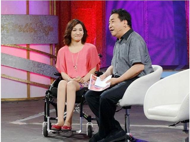 梁艺|主持人梁艺：22岁全身瘫痪，坐轮椅征婚失败，41岁仍然单身