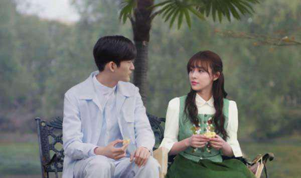 贾青|公路拍照被警告，从华策一姐到压戏不播，贾青做的糊涂事可不止这一件