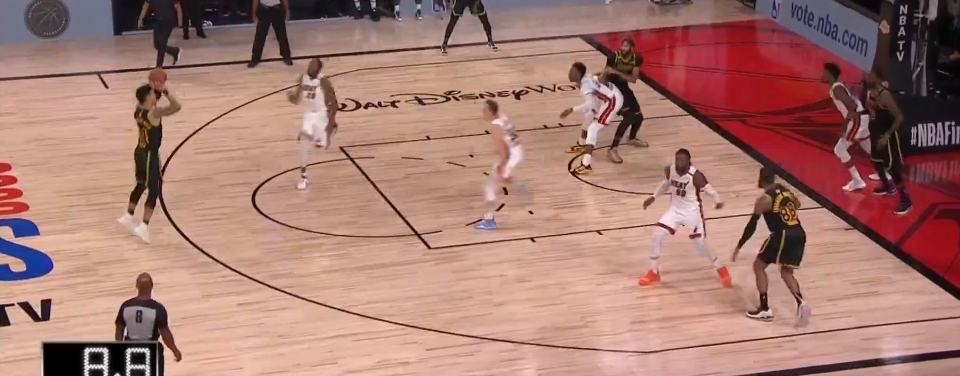 仅剩6秒大莫捡到篮板詹皇招手要球3秒后球飞出界众人看懵