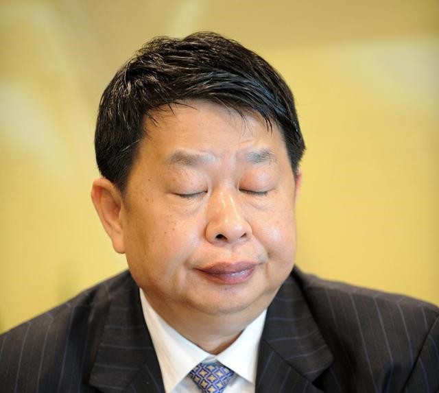 "中国金王"陈景河火了,其实他至少火过两次,有一次也因为爱情