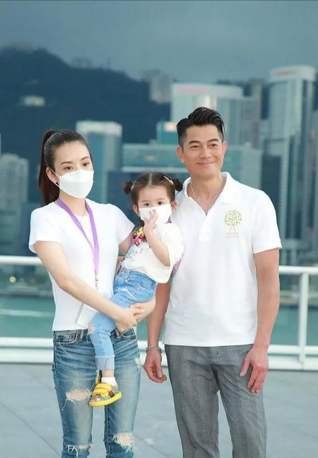 方媛|方媛父亲：与女婿同龄从小听他的歌长大，全家靠女儿过上富贵生活