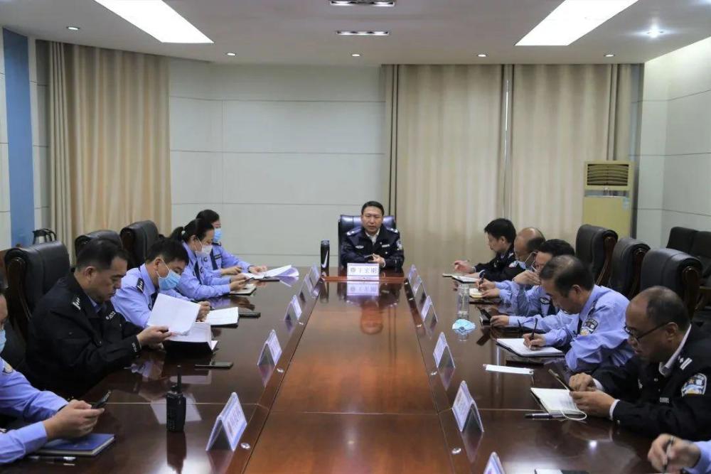 线上线下:滨州交警全力解决货车通行证管理问题!