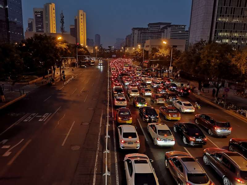中青报·中青网|北京节后晚高峰 来去车流一“冷”一“热”