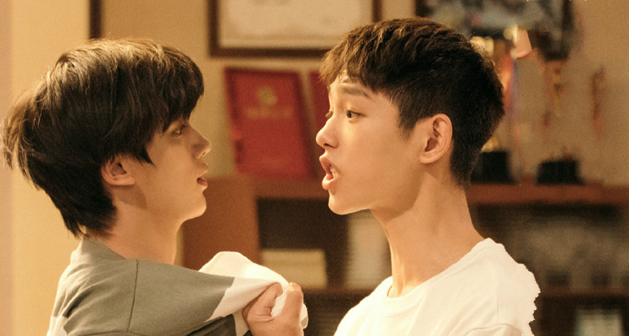 演员请就位|《演员请就位》胡杏儿登台，清一色猛夸背后，是节目太低端的尴尬