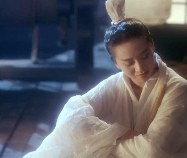 苍井空|梅艳芳57岁冥寿，袁咏仪钟楚曦发文悼念，徒弟蔡一杰也发文缅怀