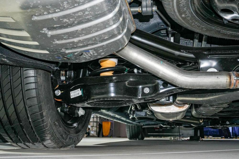 荣威imax8动力:爱信8at变速箱 专业mpv滤震套件