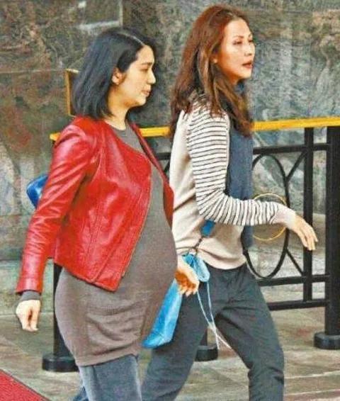 蔡少芬|洪欣49岁生日不理张丹峰，同得大刘青睐，同嫁凤凰男，她终不如蔡少芬幸运