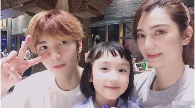 蔡少芬|洪欣49岁生日不理张丹峰，同得大刘青睐，同嫁凤凰男，她终不如蔡少芬幸运