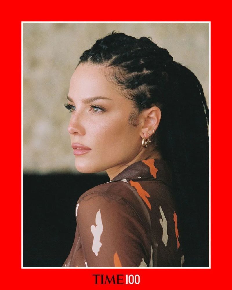 halsey 登上《时代周刊》封面!_腾讯新闻
