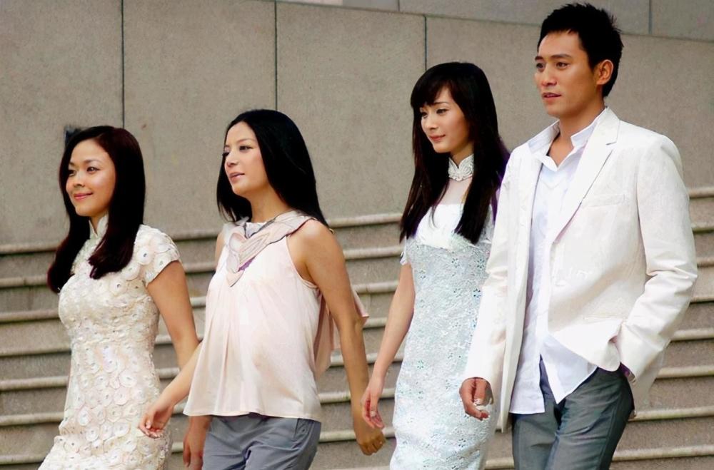 赵薇和杨幂罕见同框相差十岁却宛如姐妹