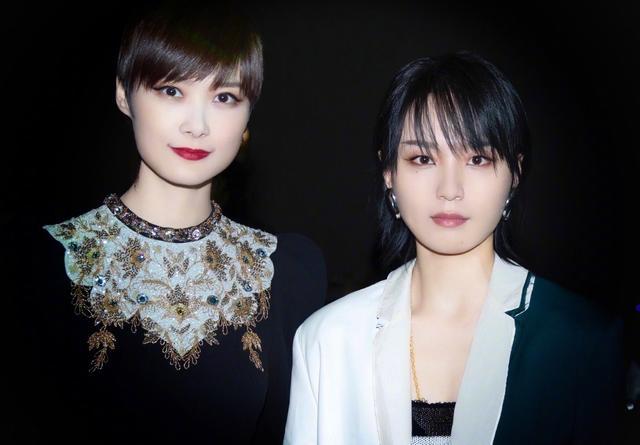 李宇春|爷青回！李宇春晒与周笔畅合照，15年后超女冠亚军同框似姐妹