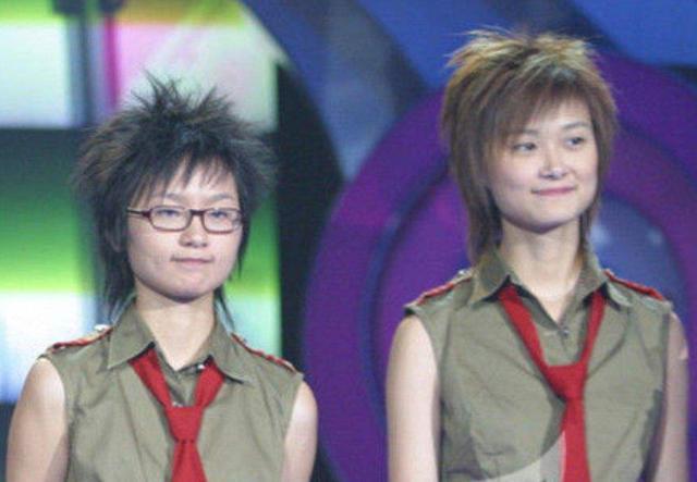 李宇春|爷青回！李宇春晒与周笔畅合照，15年后超女冠亚军同框似姐妹