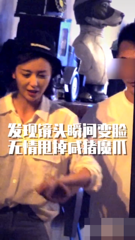 佟丽娅|佟丽娅董璇等人豪宅聚会照曝光，两人与佟爸合影像极姐妹花
