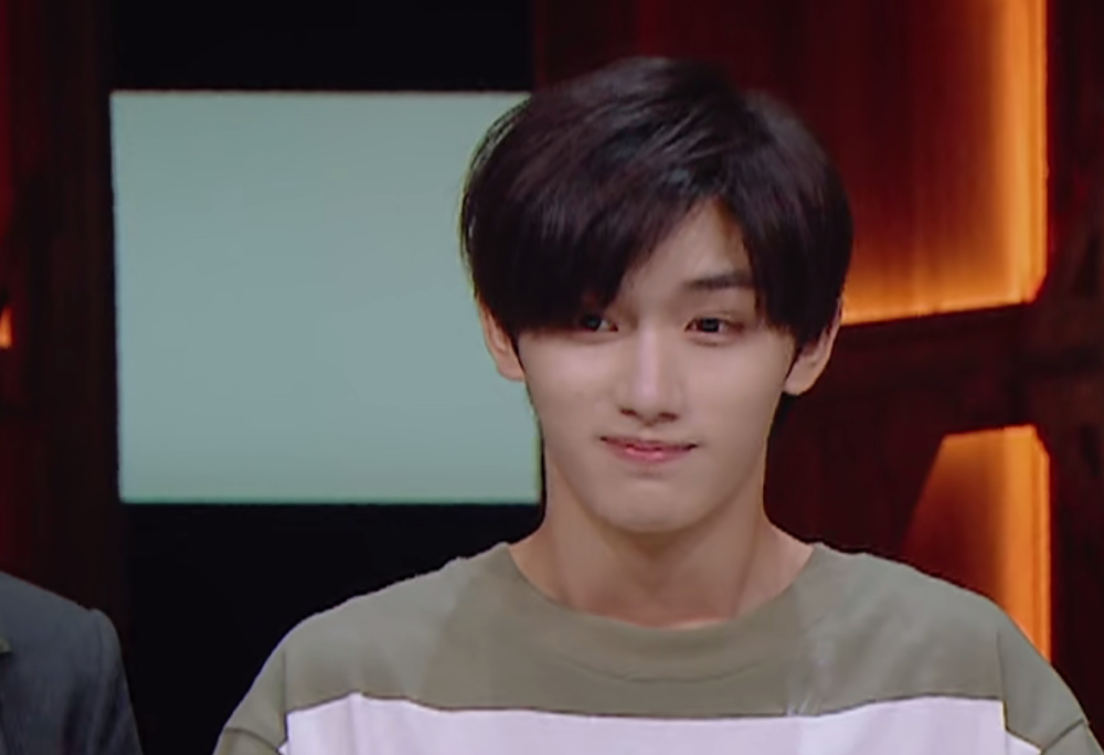 郭敬明|颜即潜力？郭敬明发出两张S卡，全是青涩小鲜肉