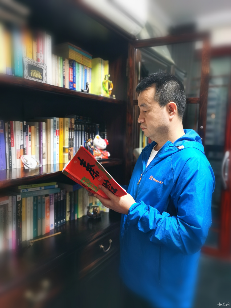 蒲江|蒲江：爱写小说的企业总经理