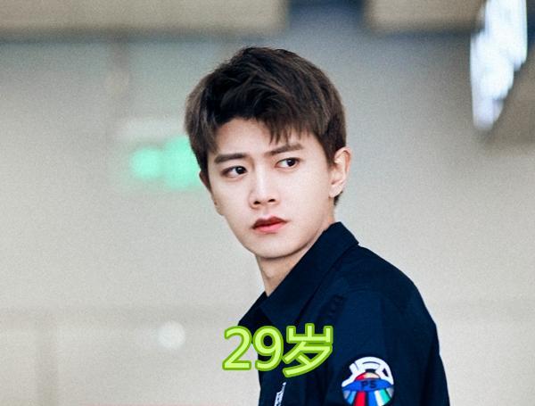 男明星当爸年龄薛之谦35岁任嘉伦29岁而他像是开了倍速