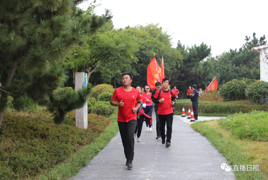 马拉松|全城沸腾！日照马拉松激情开跑！赛道太美，这些画面燃爆了！