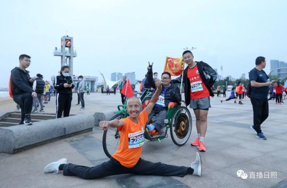 马拉松|全城沸腾！日照马拉松激情开跑！赛道太美，这些画面燃爆了！