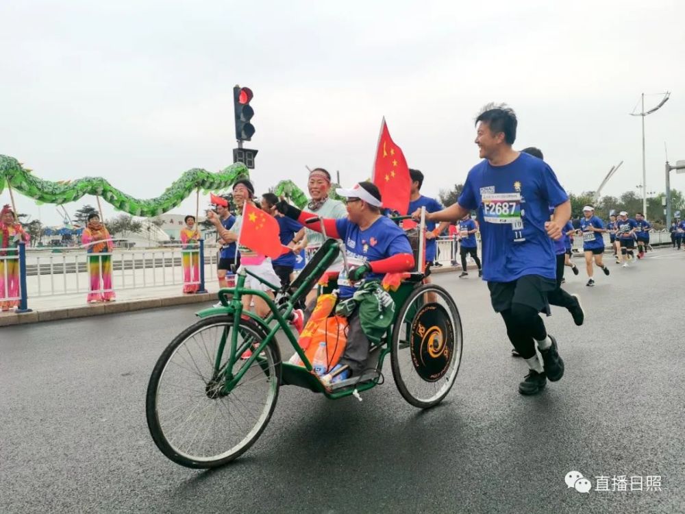 马拉松|全城沸腾！日照马拉松激情开跑！赛道太美，这些画面燃爆了！
