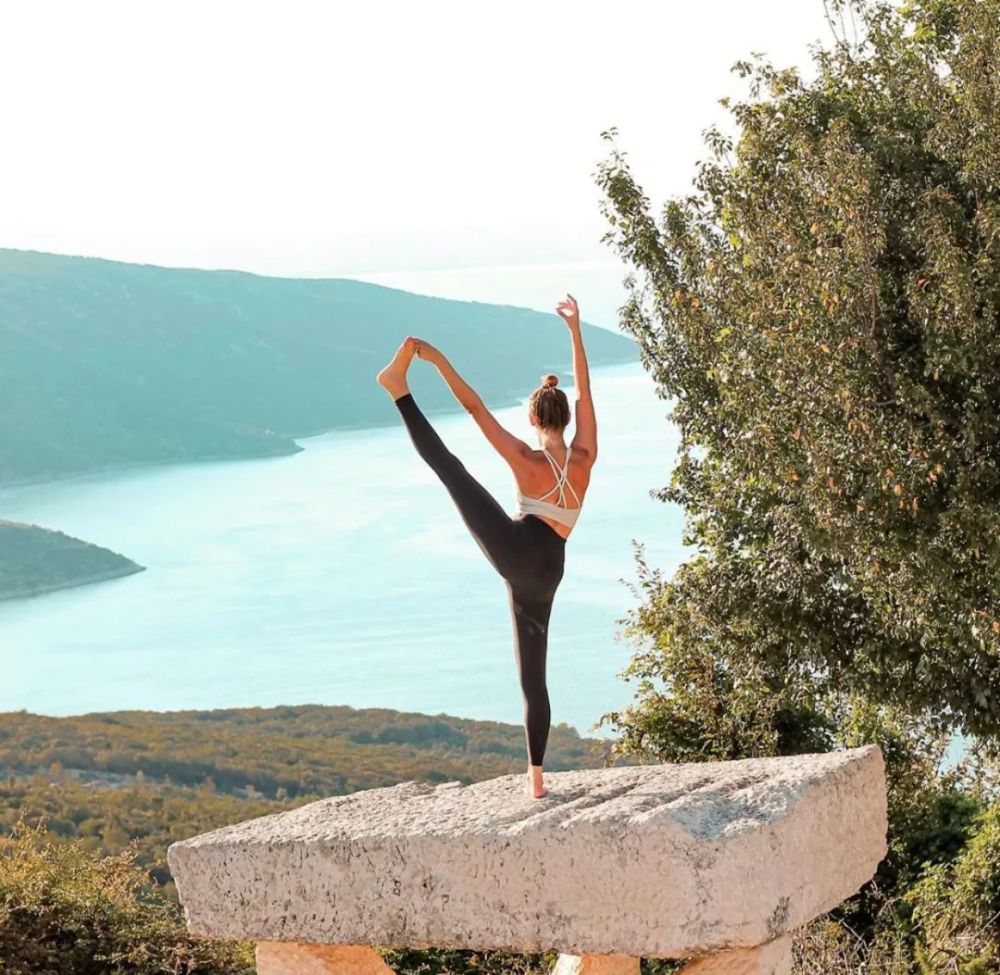 15个最适合拍照打卡的瑜伽体式,这样拍肯定美爆朋友圈!