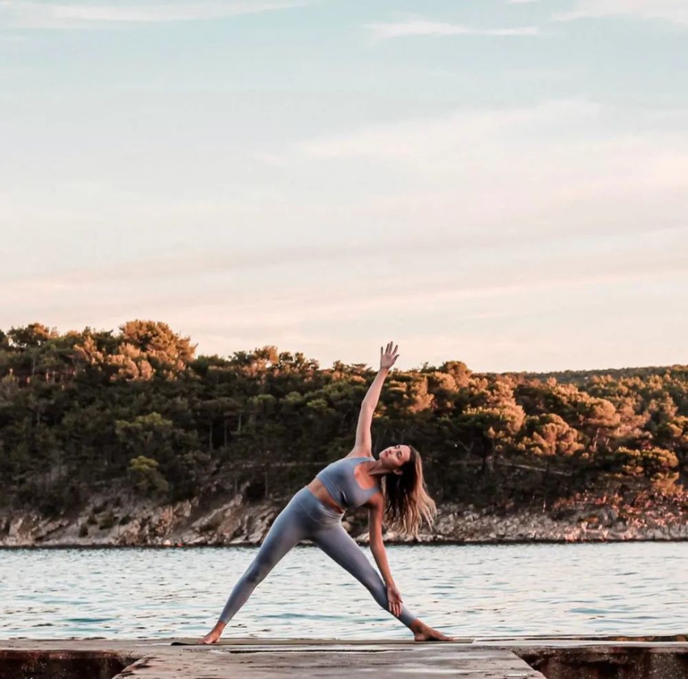 15个最适合拍照打卡的瑜伽体式,这样拍肯定美爆朋友圈!