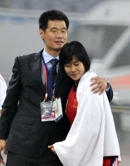 恭喜前中国女足前锋韩端升级为人母