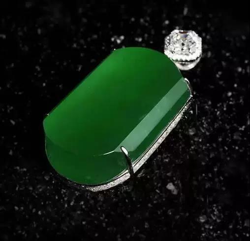 翡翠|翡翠为啥能在中国经久不衰