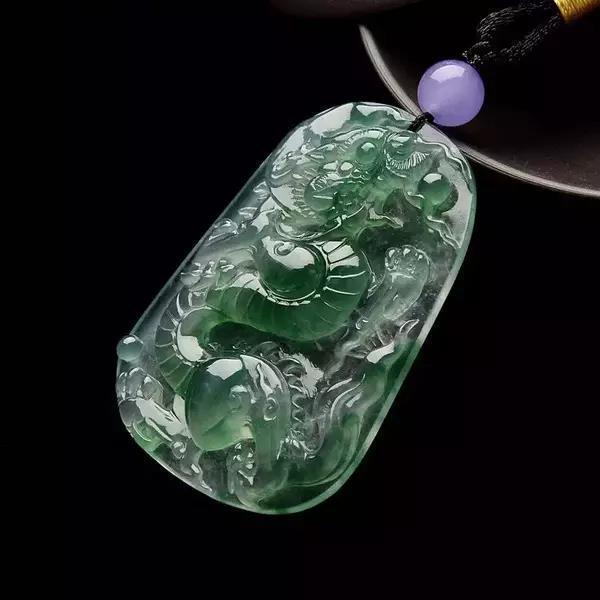 翡翠|翡翠为啥能在中国经久不衰