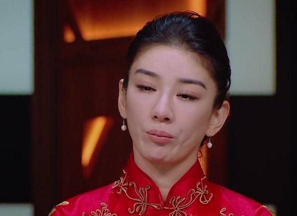 郭敬明|黄奕被指看人给眼色，郭敬明点评满脸不屑，陈凯歌点评却笑脸迎合