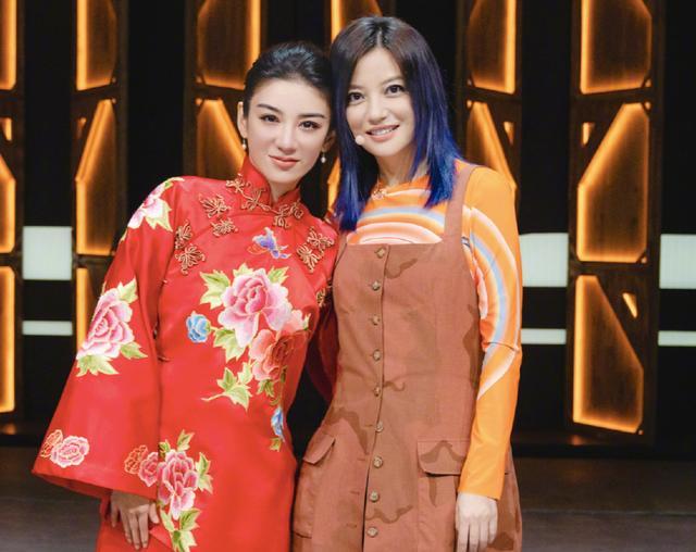 郭敬明|黄奕被指看人给眼色，郭敬明点评满脸不屑，陈凯歌点评却笑脸迎合