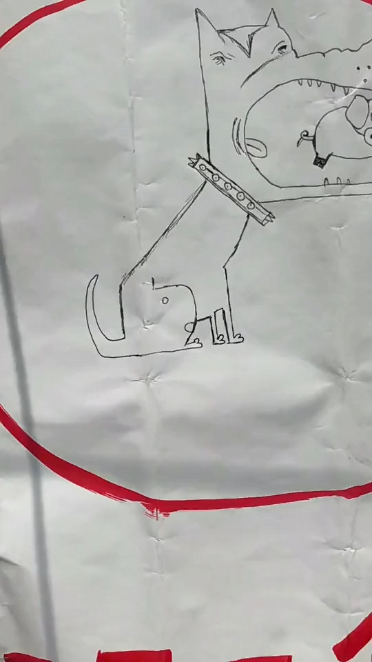 铲屎官|院内贴有“内有猛犬”字样，靠近看清后：这不是欺负老实人嘛