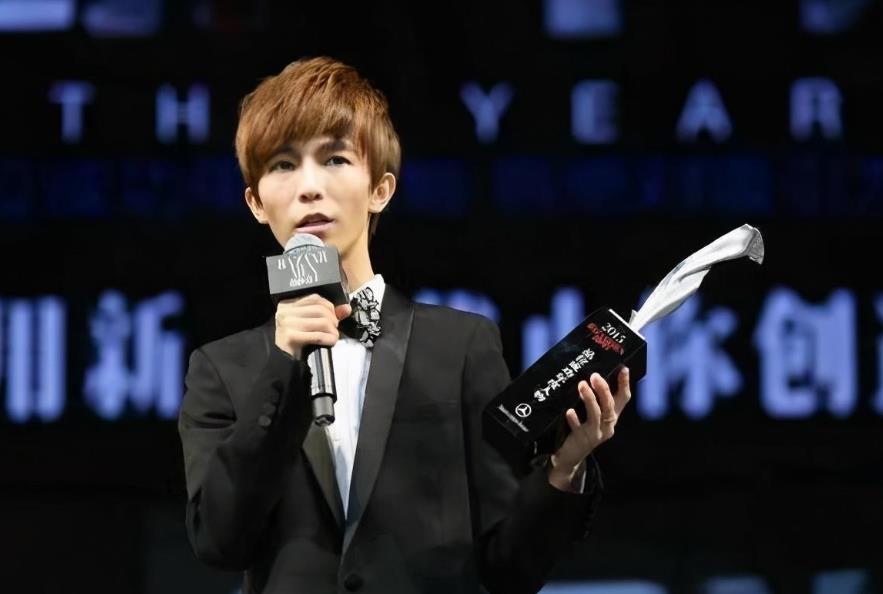 郭敬明|郭敬明德不配位，不是拍过片就是导演，黄奕的表情已说明问题