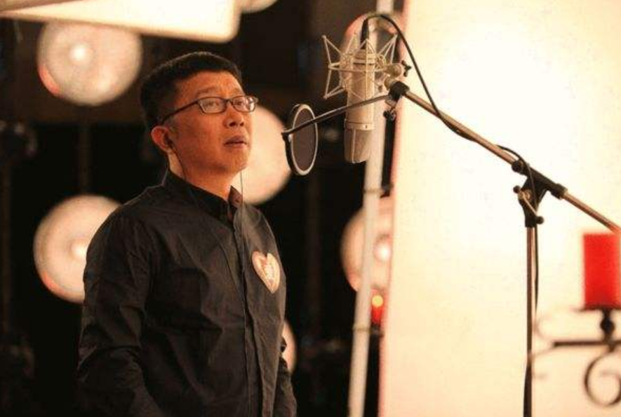 《两只蝴蝶》庞龙,4次登上春晚,成名后最遗憾亲生父亲看不到_腾讯新闻