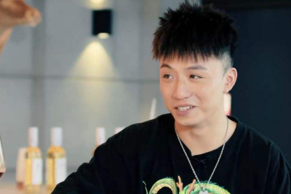 中国新说唱|中国新说唱全国5强诞生！李佳隆王齐铭晋级，小白再次淘汰引热议