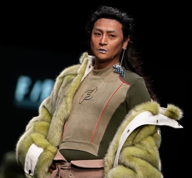 陈志朋|陈志朋商演太尴尬！卖力演唱台下却无人捧场，曾人气爆棚红极一时