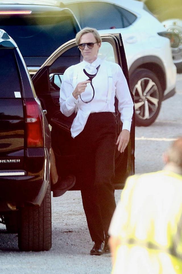 伊丽莎白·奥尔森|漫威新剧补拍片场照流出，绯红女巫小腹隆起，网友：幻视能让旺达怀孕？