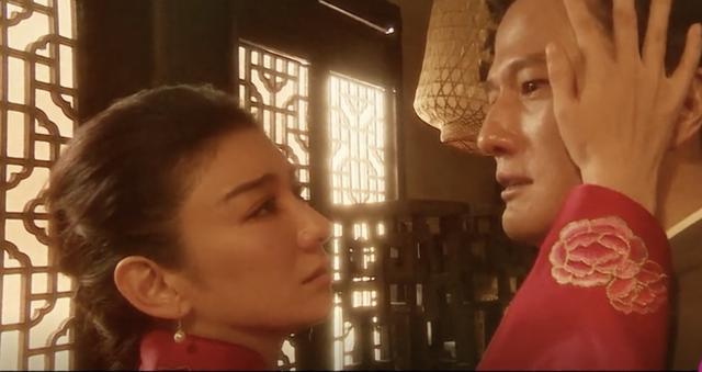 黄奕|郭敬明称看黄奕演戏很难受，黄奕听点评时表情又拽又不屑引热议