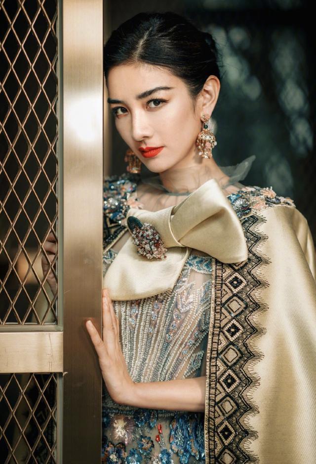 黄奕|郭敬明称看黄奕演戏很难受，黄奕听点评时表情又拽又不屑引热议