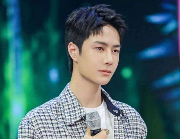 宁静|宁静帮粉丝签名签在照片胸上！揭秘八大明星的签名趣事