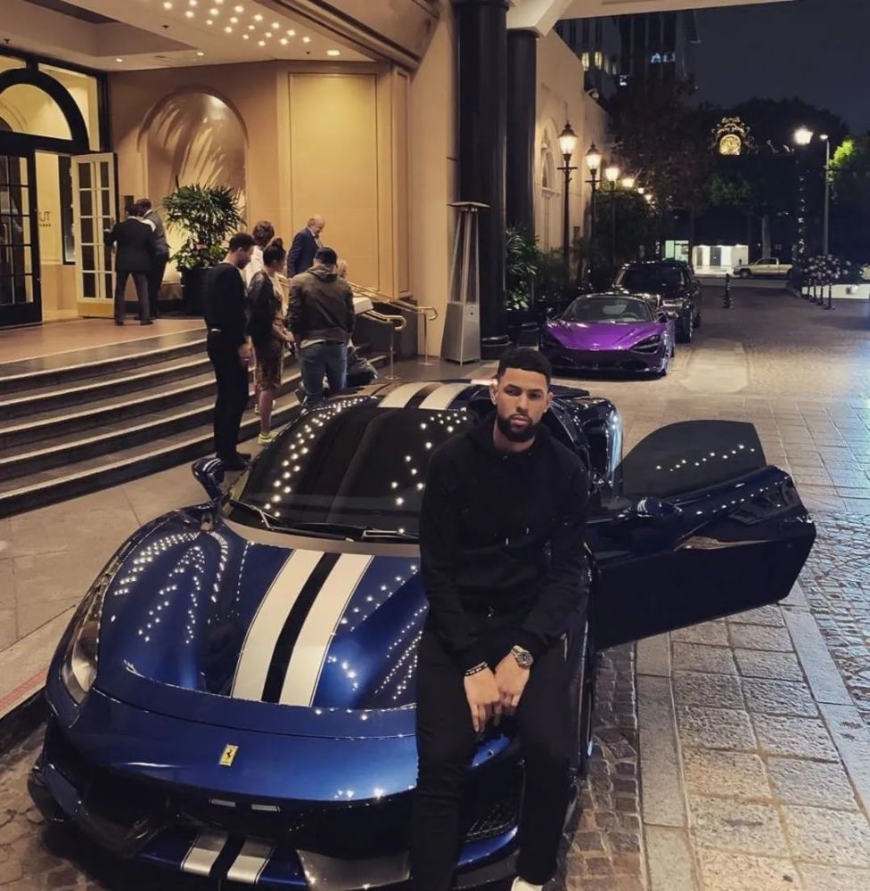 nba众球星百辆豪车大盘点!布克的老爷车詹姆斯看了都馋!_腾讯新闻