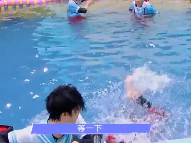 快本|《快本》嘉宾又惹争议，不顾规则何炅都险些压不住，吴昕直接吐槽