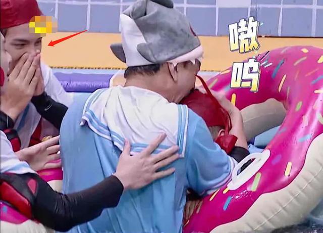 快本|《快本》嘉宾又惹争议，不顾规则何炅都险些压不住，吴昕直接吐槽