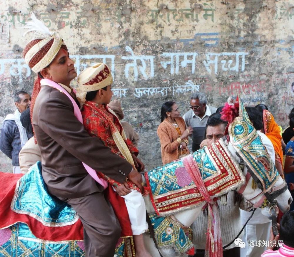 新娘|在印度，娶一个女生能拿多少彩礼钱？