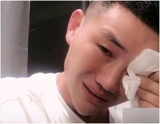 谢孟伟|苦肉计？“嘎子”直播被强行关麦，曾卖假货哭成泪人