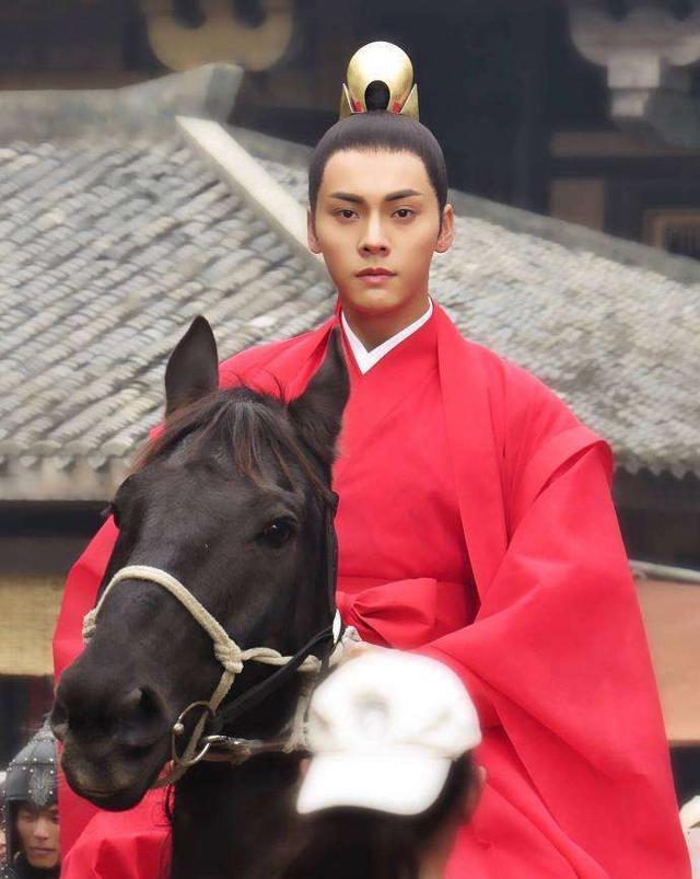 男星古装新郎造型杨洋魅惑赵又廷深情胡歌是来搞笑的