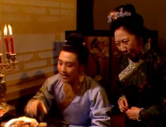 赵嬷嬷|相比宝玉乳母李嬷嬷不识时务，贾琏的奶娘赵嬷嬷，显得聪明多了