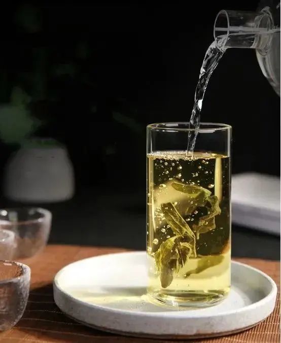 心肌梗塞|42岁男子，深夜突发心梗，骤然离世，人至中年，饭后2件事尽量少做