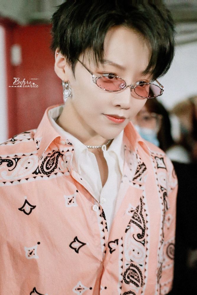 刘雨昕太可了戴眼镜的昕昕子你get了吗