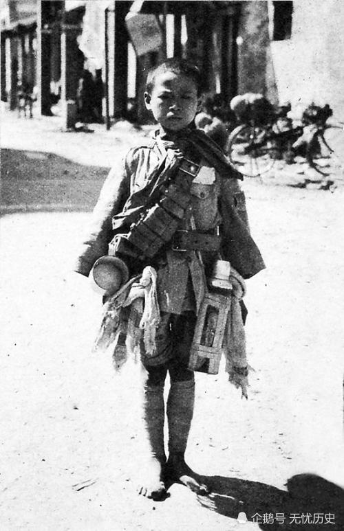 自古英雄出少年,即使被俘也要挺直腰杆的娃娃兵_腾讯新闻
